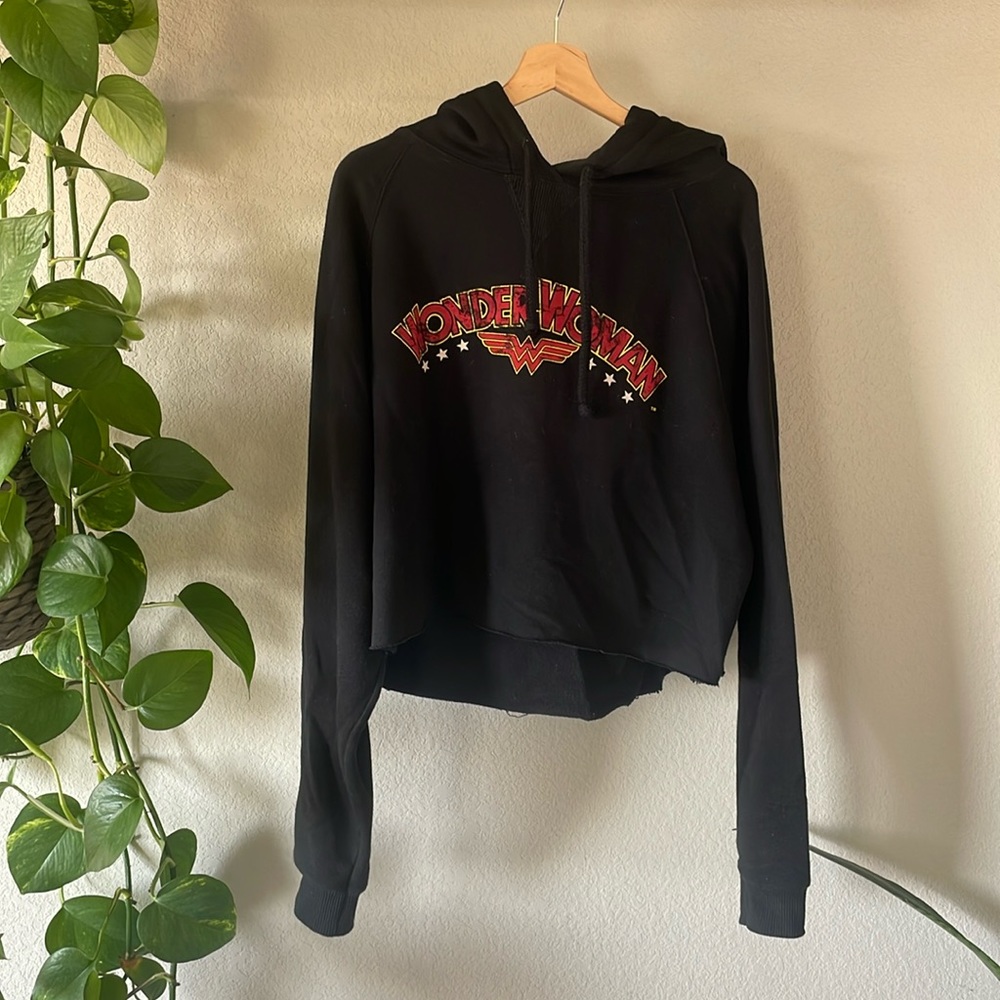 Zara Wonder Woman Crop hoodie